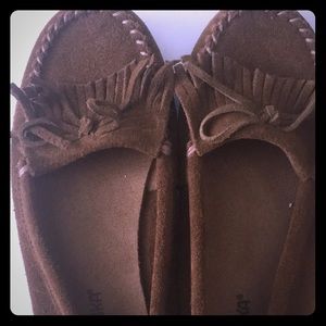 Women’s size 8 MinneTonka slip on
